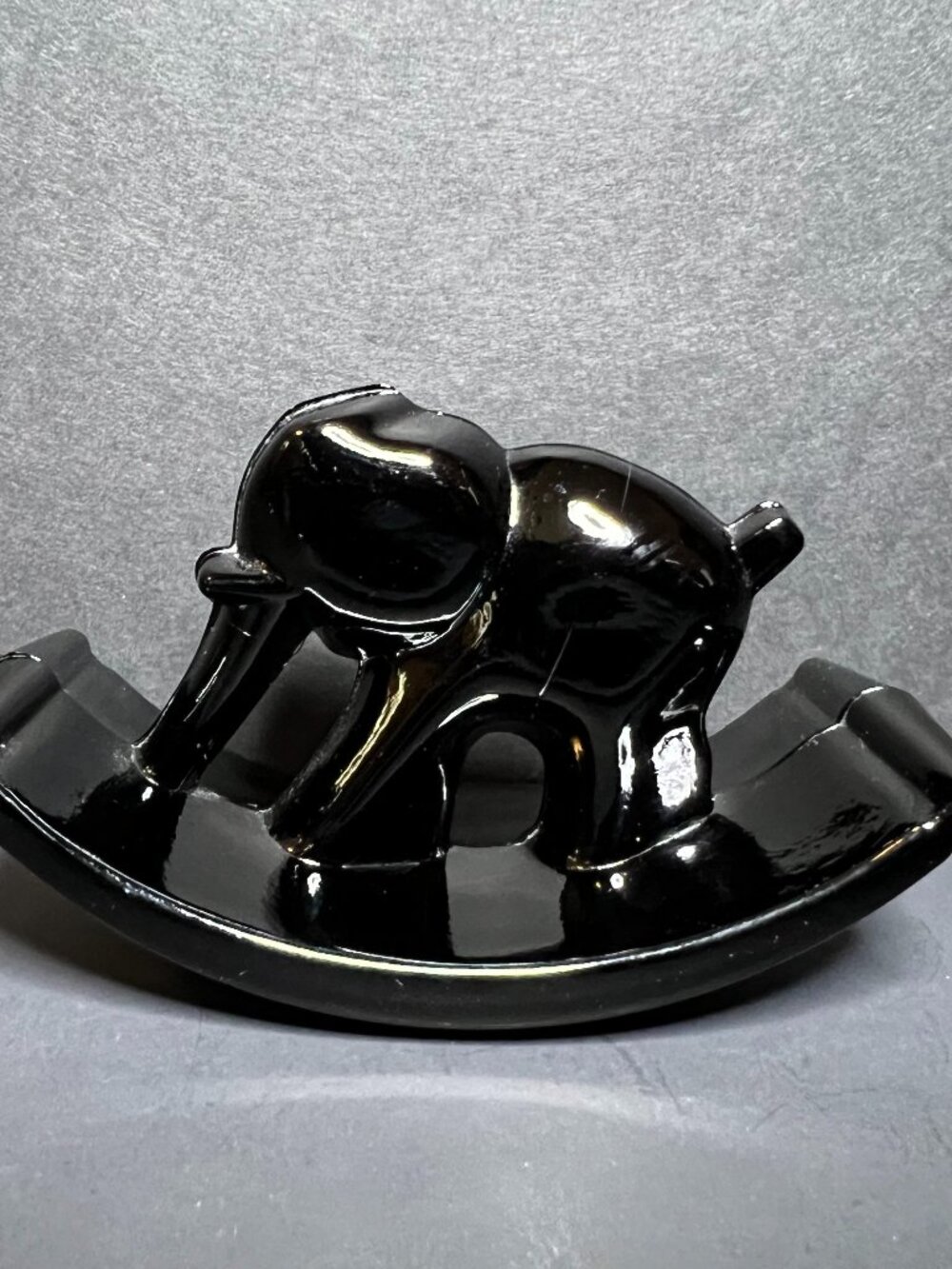 VTG 1930s L.J. Houze Black Amethsyt Glass Ink Blotter Rocking Elephant w/ Clips